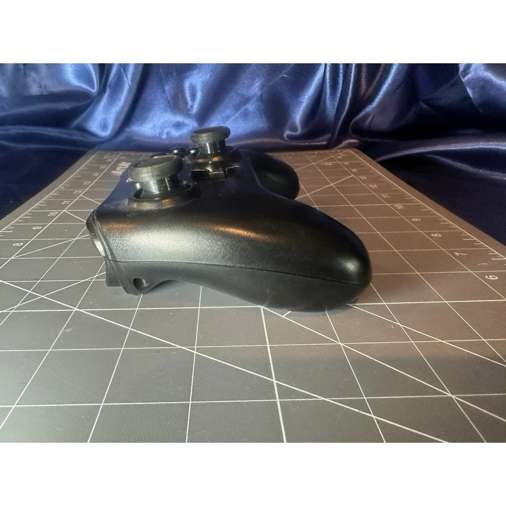 Nintendo Switch Wireless Pro Controller Black 1511370–01 (no Charger) Tested - Picture 5 of 8
